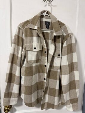 H&M Plaid Button-Up Shacket in Cream and Tan